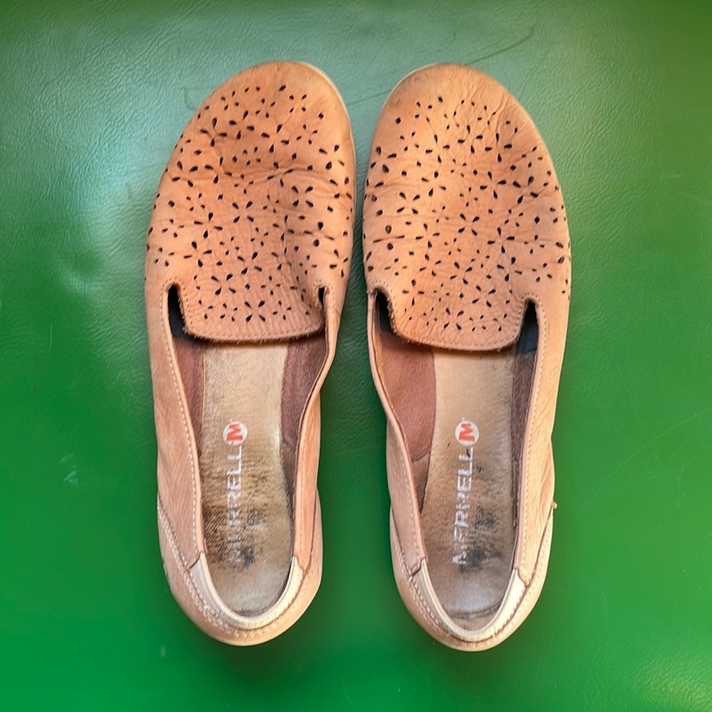 Merrell cutout Slip ons